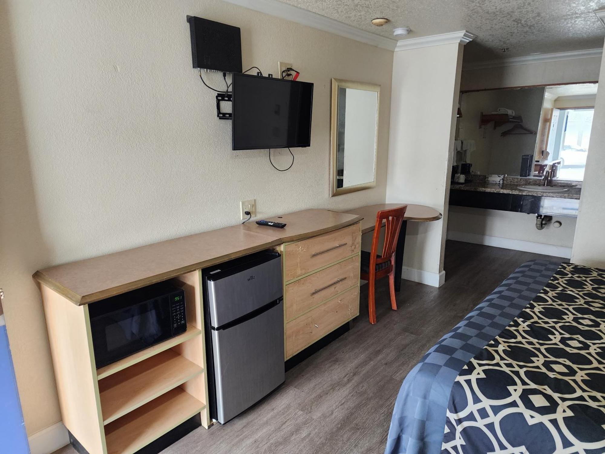 Budget Inn Corcoran Bagian luar foto