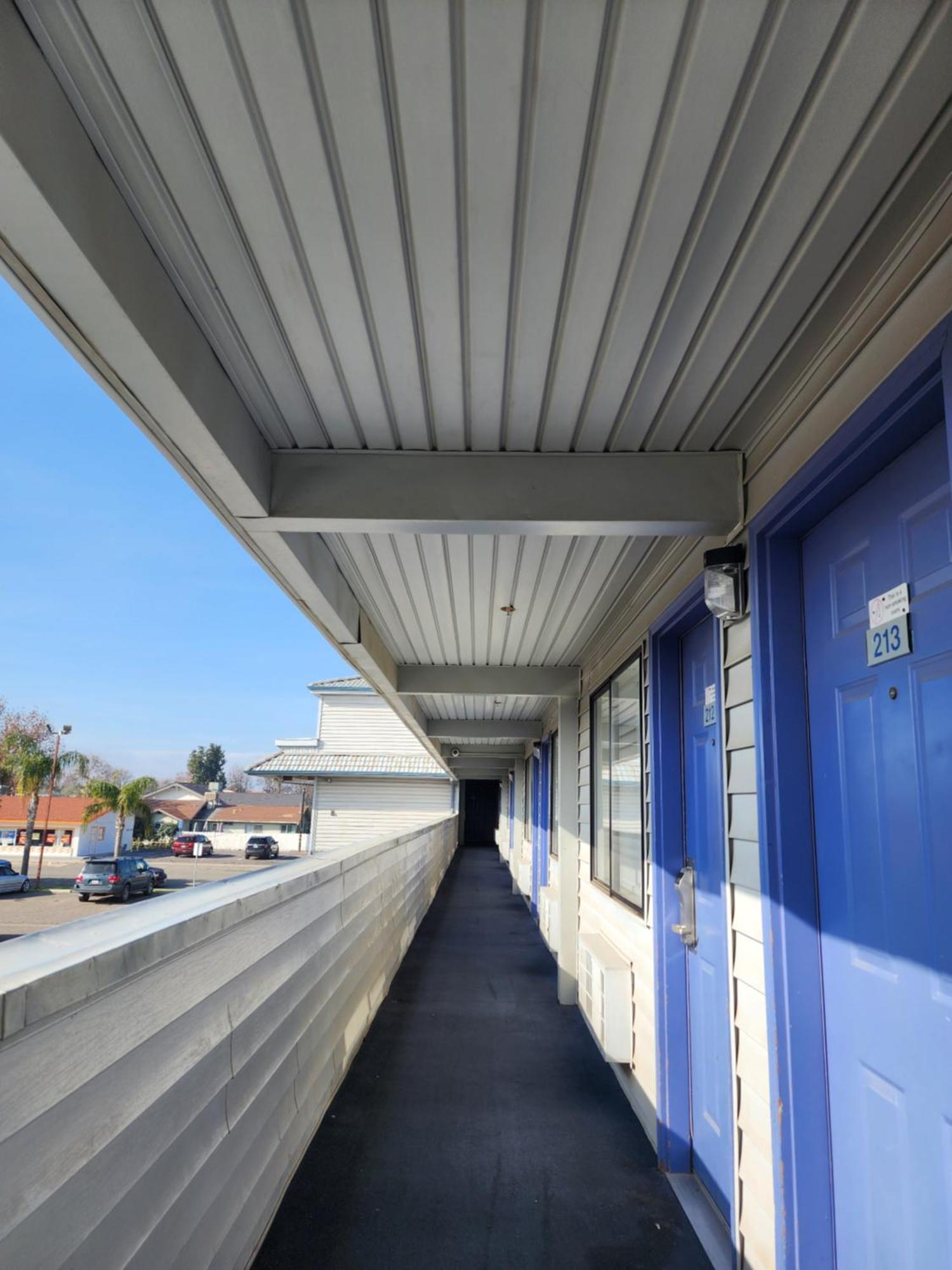 Budget Inn Corcoran Bagian luar foto