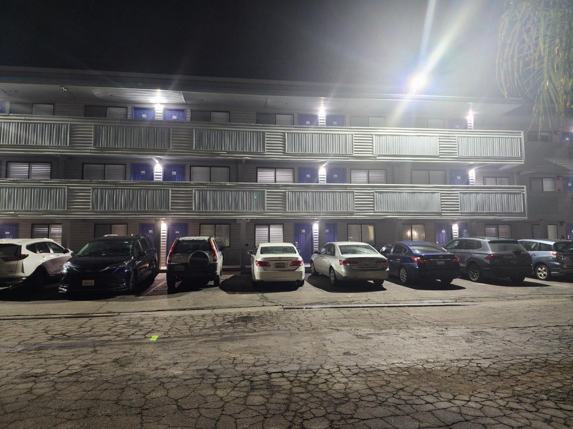 Budget Inn Corcoran Bagian luar foto