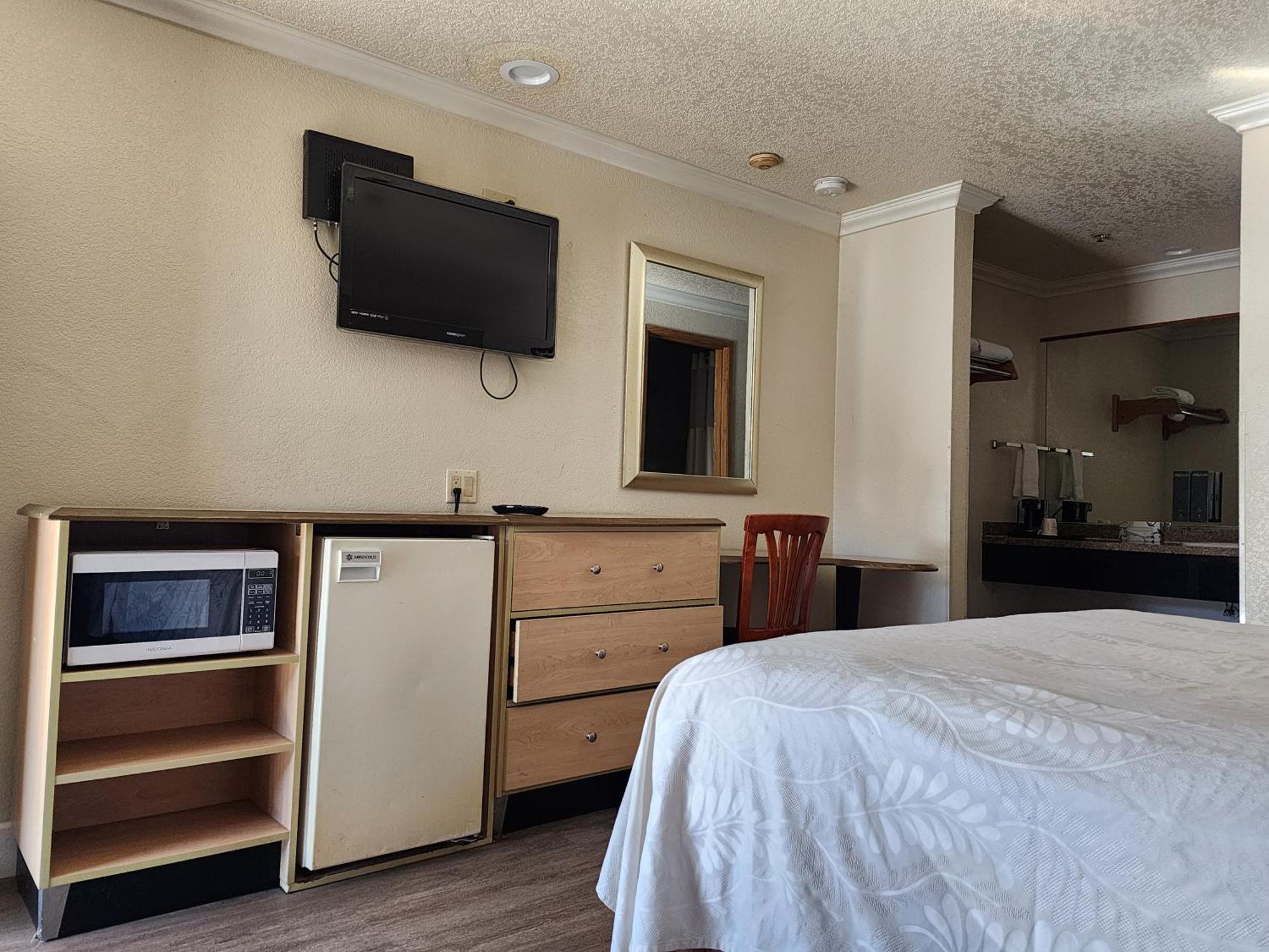 Budget Inn Corcoran Bagian luar foto