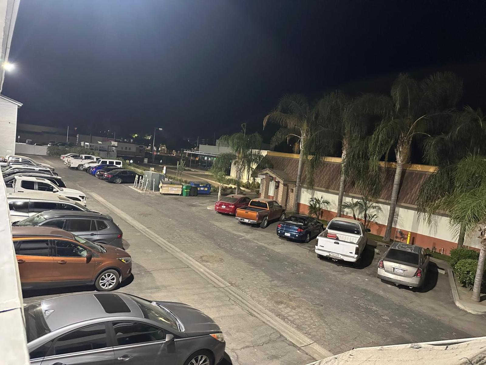 Budget Inn Corcoran Bagian luar foto