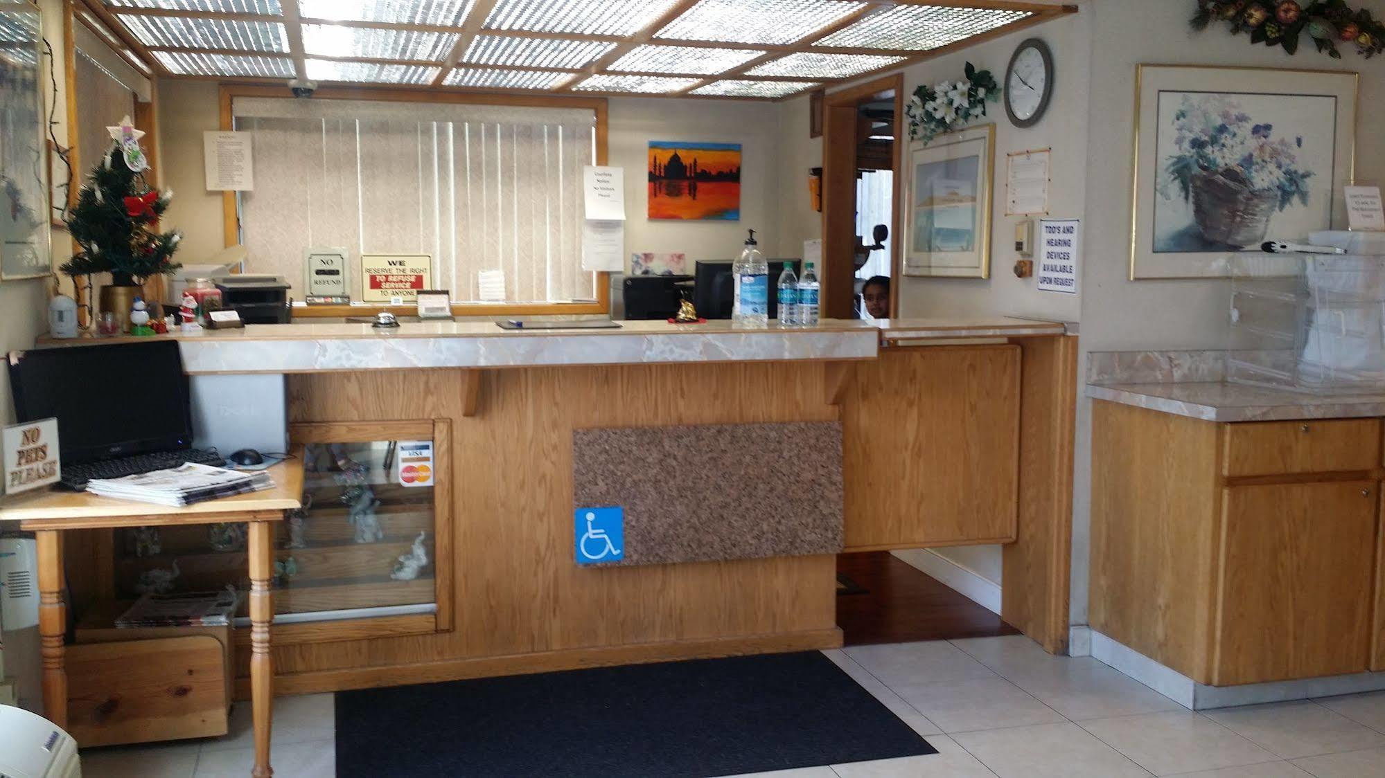 Budget Inn Corcoran Bagian luar foto