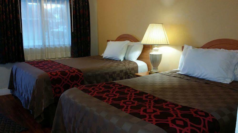 Budget Inn Corcoran Bagian luar foto