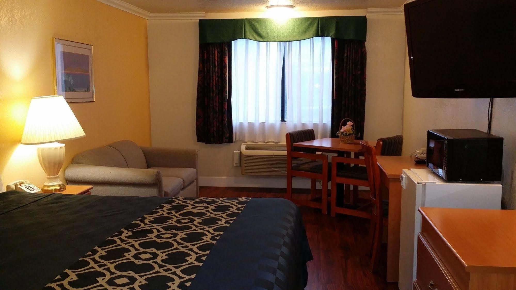 Budget Inn Corcoran Bagian luar foto