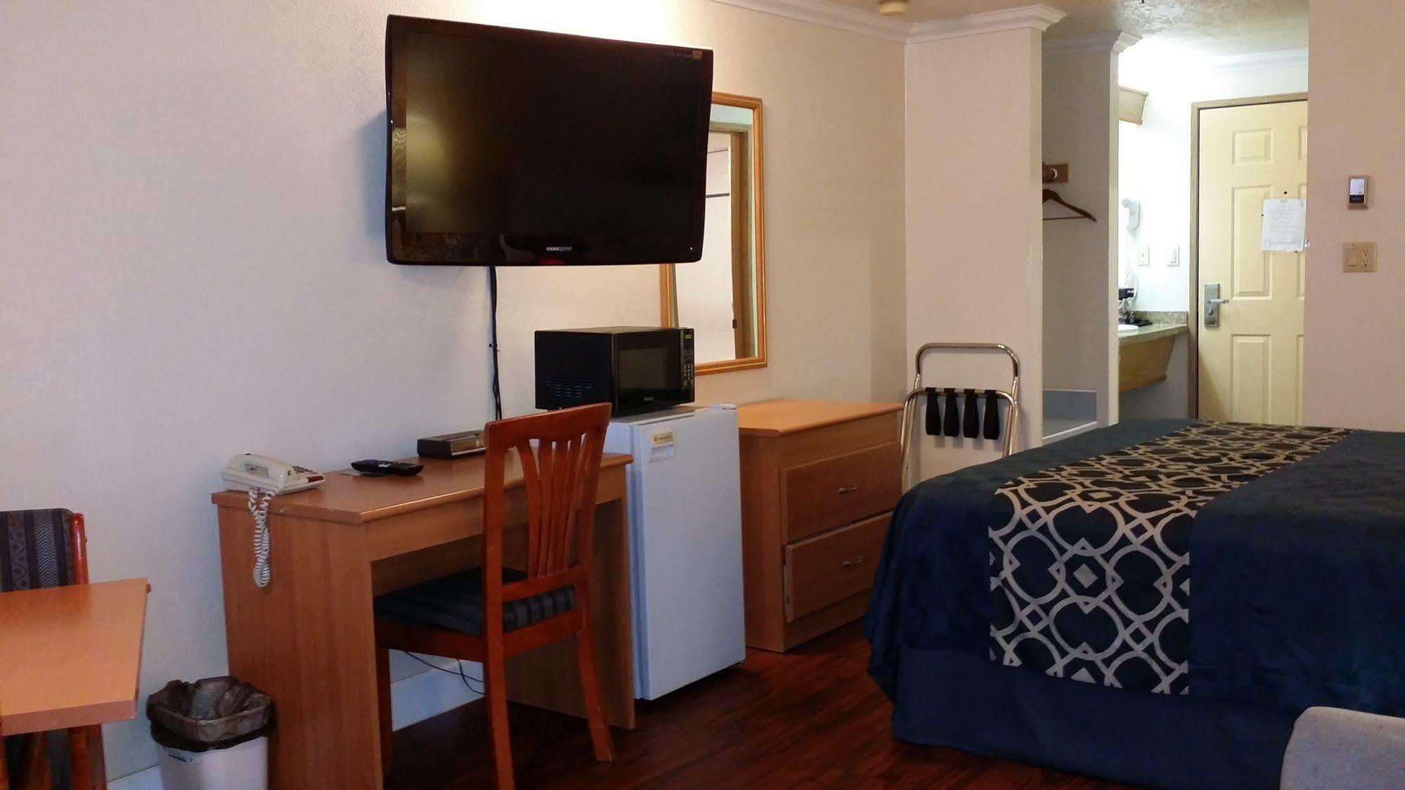 Budget Inn Corcoran Bagian luar foto