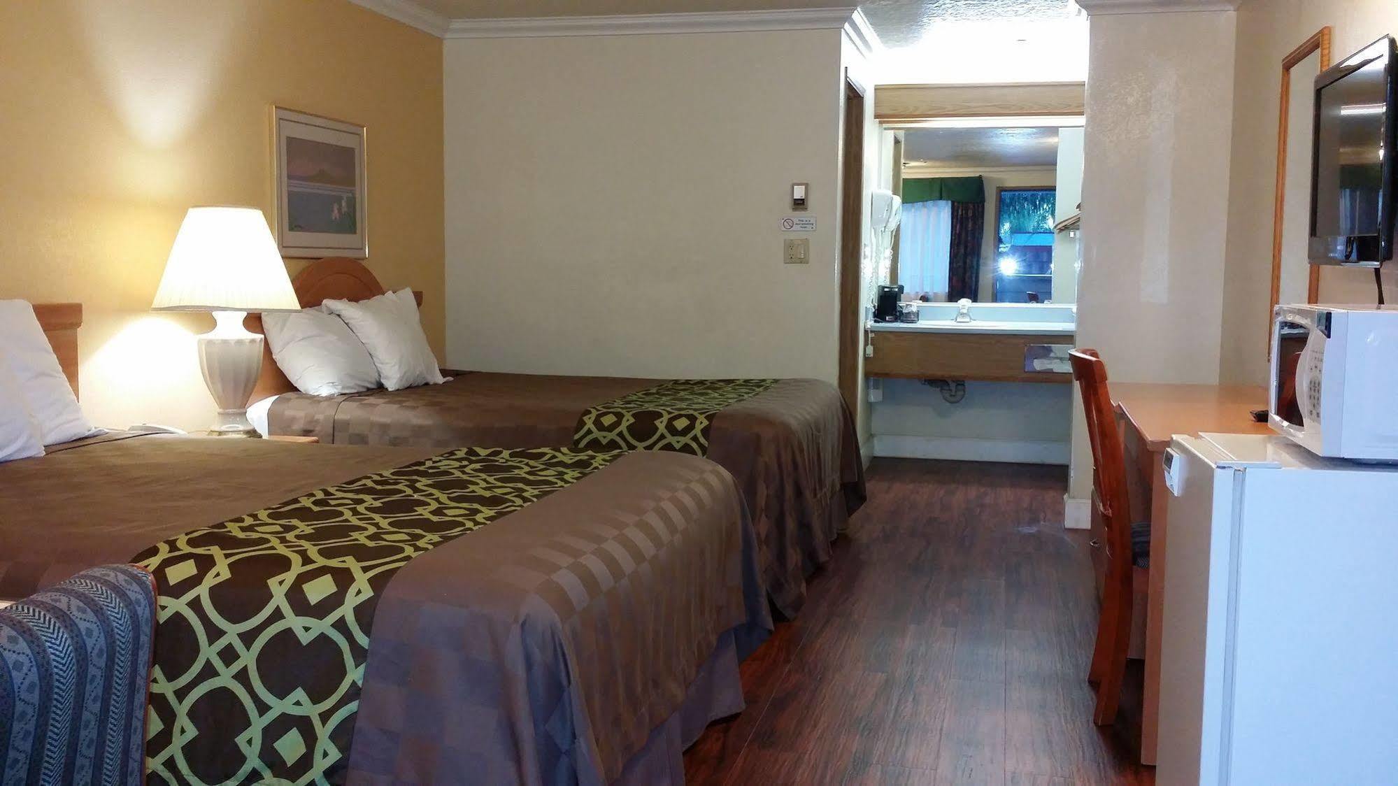 Budget Inn Corcoran Bagian luar foto